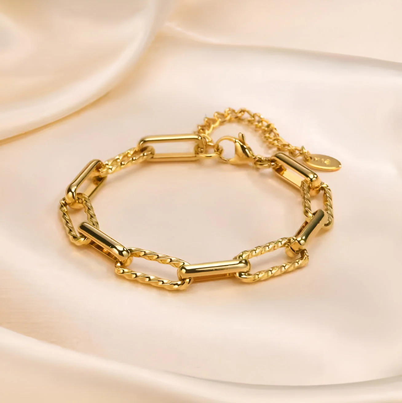 Chunky Link Lorielle Bracelet | Gold - Image 2