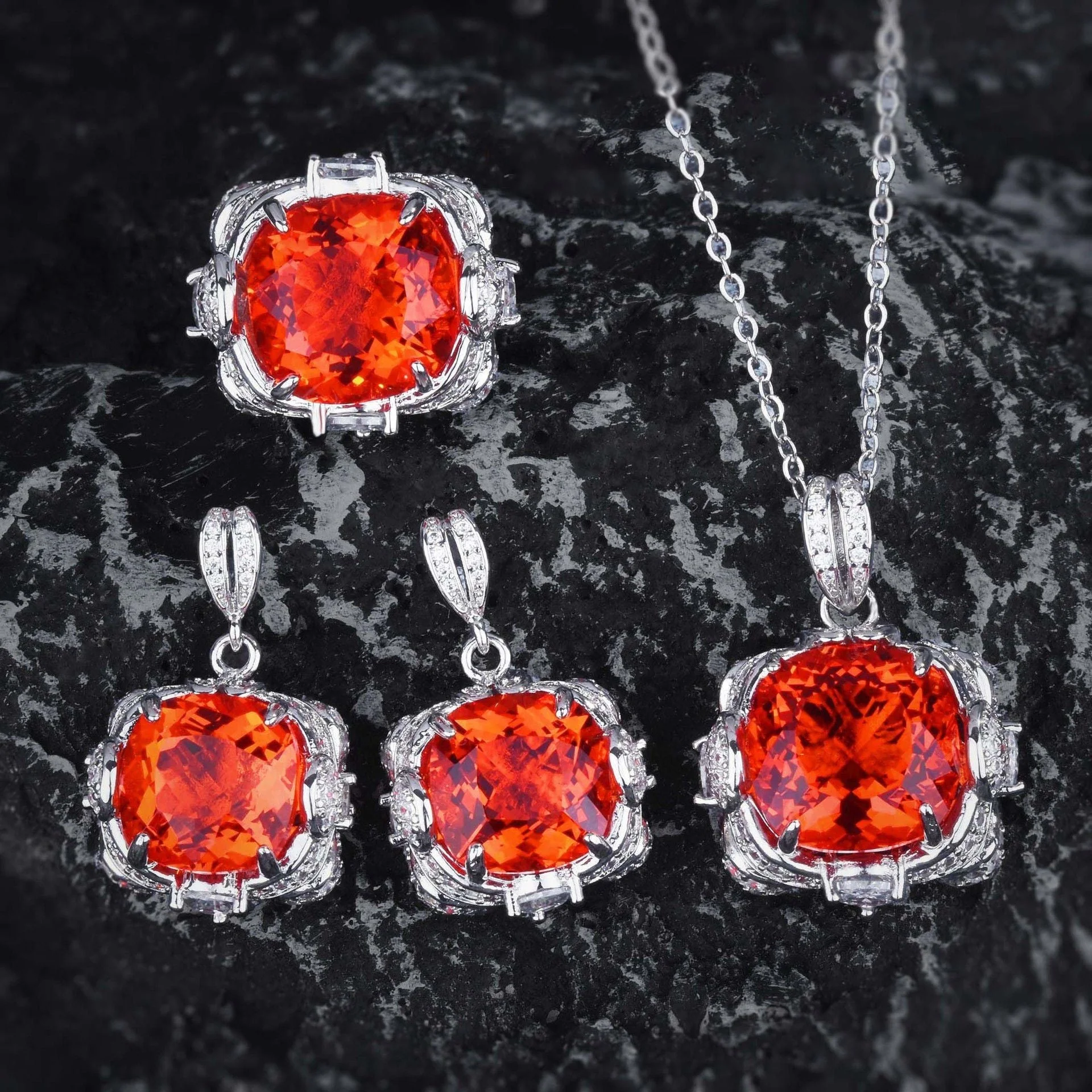 Velora Thandrelle Emerald Green Set | White Gold - Image 4