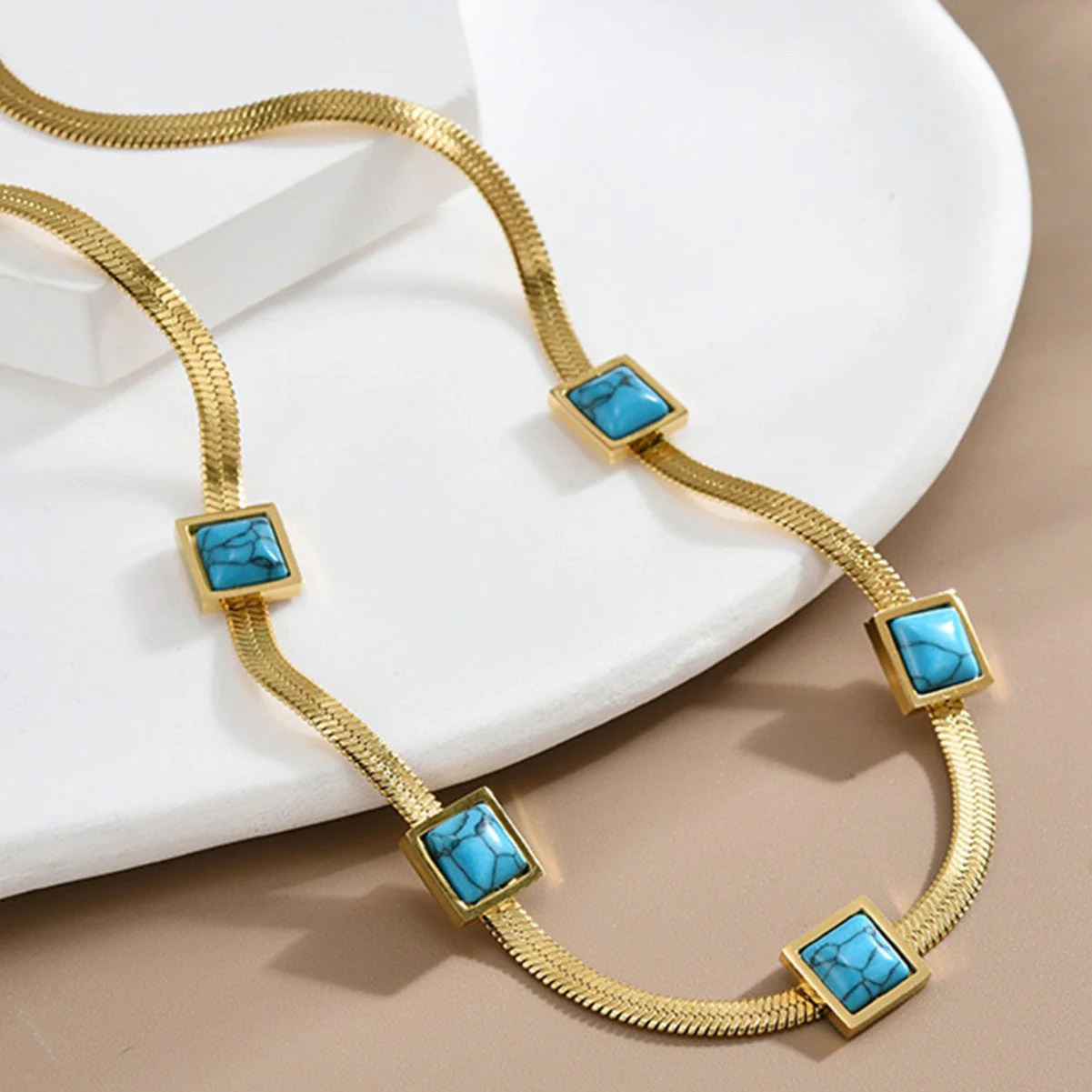 Vionelle Coastline Necklace | Gold - Image 2